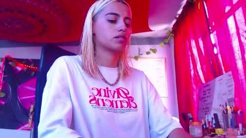 Atenea online show from November 28, 2025, 3:04 pm