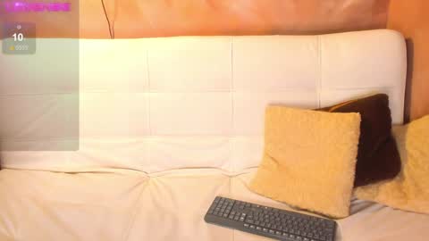 Snapshot of athena_makri05 chatting on December 11, 2024, 5:26 pm ATENEA MAKRI online show from December 11, 2024, 5:26 pm