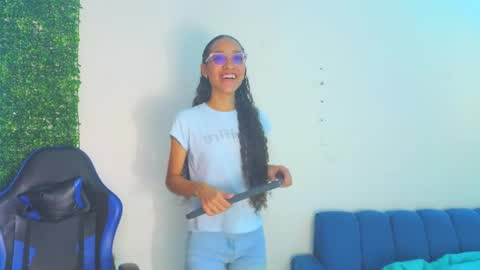 Snapshot of athenea_03 chatting on March 20, 2026, 5:40 pm Athenea online show from March 20, 2026, 5:40 pm