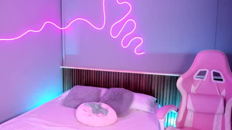 athenea__fox online show from May 10, 2026, 12:21 pm