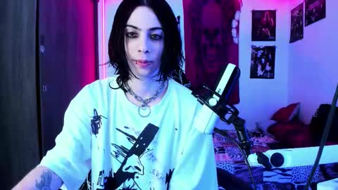 athenauwu online show from October 5, 2025, 9:51 am