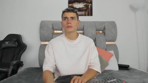 Snapshot of athlass_ chatting on January 20, 2025, 9:43 pm athlass_ online show from January 20, 2025, 9:43 pm