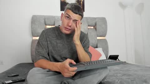 Snapshot of athlass_ chatting on January 25, 2025, 10:07 pm athlass_ online show from January 25, 2025, 10:07 pm