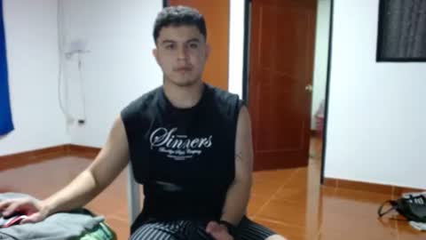 Snapshot of athleticboy2026 chatting on November 23, 2025, 1:27 am Robin online show from November 23, 2025, 1:27 am