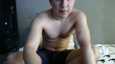 Snapshot of athleticboy2026 chatting on December 4, 2025, 5:10 pm Robin online show from December 4, 2025, 5:10 pm