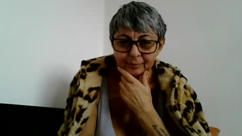 Snapshot of atikaarea chatting on December 4, 2024, 12:03 pm atikaarea online show from December 4, 2024, 12:03 pm