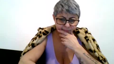 Snapshot of atikaarea chatting on December 30, 2024, 2:19 pm atikaarea online show from December 30, 2024, 2:19 pm