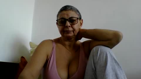 Snapshot of atikaarea chatting on January 28, 2025, 9:19 am atikaarea online show from January 28, 2025, 9:19 am