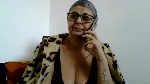 Snapshot of atikaarea chatting on February 12, 2025, 12:55 pm atikaarea online show from February 12, 2025, 12:55 pm