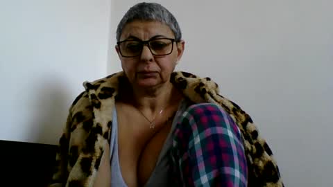 Snapshot of atikaarea chatting on February 14, 2025, 11:53 am atikaarea online show from February 14, 2025, 11:53 am