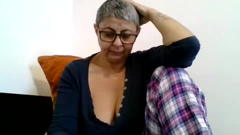 Snapshot of atikaarea chatting on February 17, 2025, 2:26 pm atikaarea online show from February 17, 2025, 2:26 pm