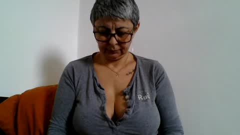 Snapshot of atikaarea chatting on March 12, 2025, 9:55 am atikaarea online show from March 12, 2025, 9:55 am