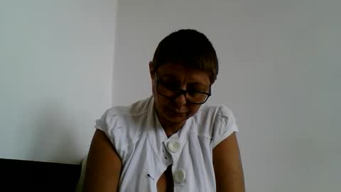 Snapshot of atikaarea chatting on September 30, 2025, 9:47 am atikaarea online show from September 30, 2025, 9:47 am