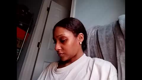 Snapshot of atirahcali chatting on November 9, 2025, 1:31 pm AtirahCali online show from November 9, 2025, 1:31 pm