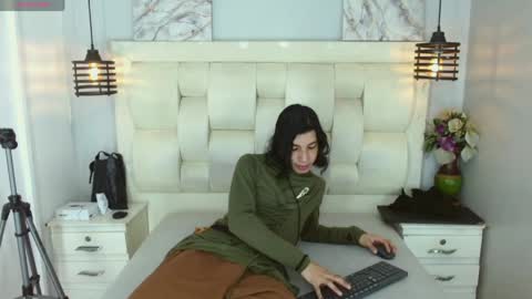 Snapshot of atley_dolly_ chatting on April 7, 2026, 9:37 pm ATLEY online show from April 7, 2026, 9:37 pm