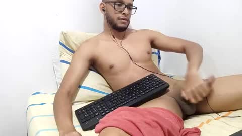 Snapshot of atorres21 chatting on December 4, 2024, 3:15 am Torres online show from December 4, 2024, 3:15 am