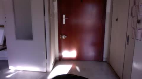 Snapshot of auguste061400 chatting on December 17, 2024, 9:17 am auguste061400 online show from December 17, 2024, 9:17 am