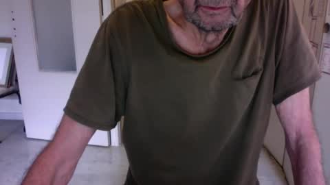 Snapshot of auguste061400 chatting on January 16, 2025, 9:59 am auguste061400 online show from January 16, 2025, 9:59 am