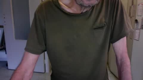 Snapshot of auguste061400 chatting on February 19, 2025, 9:28 am auguste061400 online show from February 19, 2025, 9:28 am