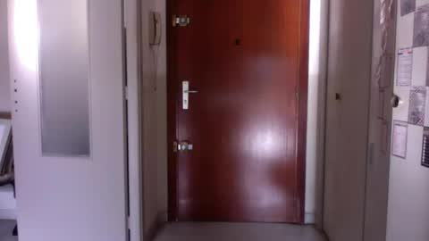 Snapshot of auguste061400 chatting on February 24, 2025, 9:00 am auguste061400 online show from February 24, 2025, 9:00 am