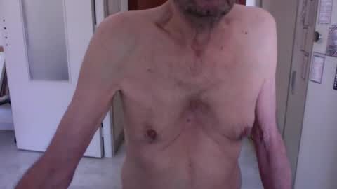 Snapshot of auguste061400 chatting on March 8, 2025, 9:06 am auguste061400 online show from March 8, 2025, 9:06 am