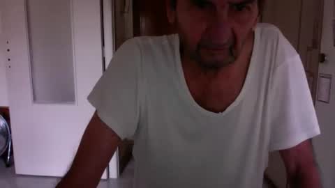 Snapshot of auguste061400 chatting on November 6, 2025, 9:54 am auguste061400 online show from November 6, 2025, 9:54 am