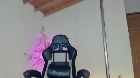 aura online show from January 11, 2025, 11:34 am