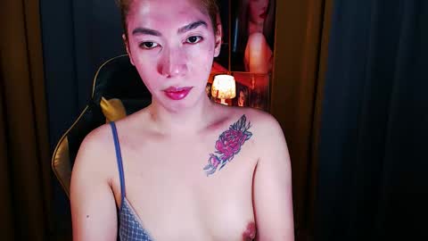 Snapshot of aurakharisma_xx chatting on May 14, 2026, 7:04 am Miss awra online show from May 14, 2026, 7:04 am