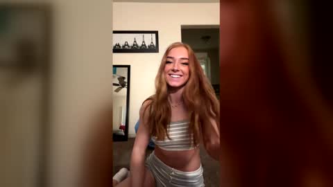 Snapshot of auriamist chatting on February 10, 2026, 7:23 am auriamist online show from February 10, 2026, 7:23 am