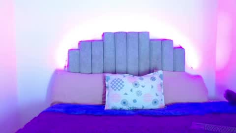 aurimel valentina online show from May 28, 2026, 10:45 am