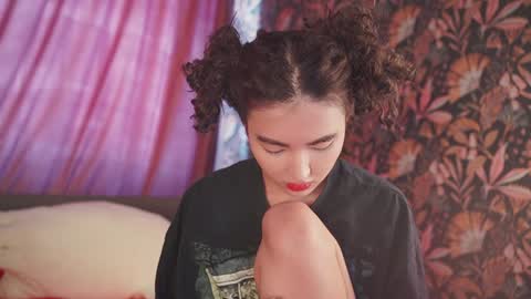 Snapshot of auromora chatting on December 22, 2024, 8:38 am Nayeon online show from December 22, 2024, 8:38 am