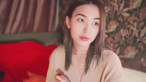 Snapshot of auromora chatting on December 22, 2024, 4:27 pm Nayeon online show from December 22, 2024, 4:27 pm