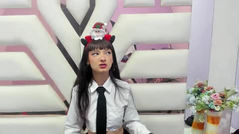 Snapshot of aurora18palmer chatting on December 12, 2024, 6:42 pm aurora online show from December 12, 2024, 6:42 pm