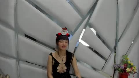 Snapshot of aurora18palmer chatting on December 18, 2024, 6:57 pm aurora online show from December 18, 2024, 6:57 pm