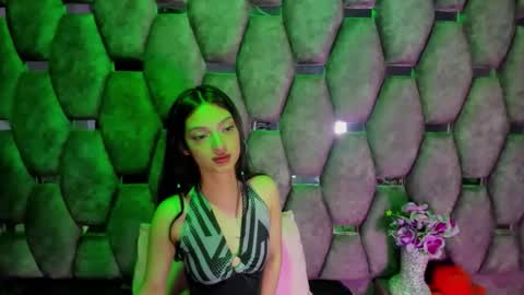 Snapshot of aurora18palmer chatting on December 3, 2025, 2:59 pm aurora online show from December 3, 2025, 2:59 pm