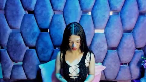 Snapshot of aurora18palmer chatting on December 4, 2025, 3:10 pm aurora online show from December 4, 2025, 3:10 pm