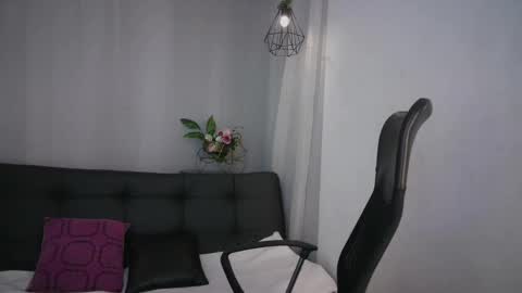 Snapshot of aurora_ath chatting on December 6, 2024, 4:03 am Aurora ath online show from December 6, 2024, 4:03 am