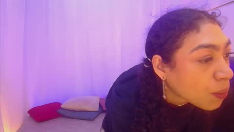 Snapshot of aurora_ath chatting on December 22, 2025, 3:25 am Aurora ath online show from December 22, 2025, 3:25 am