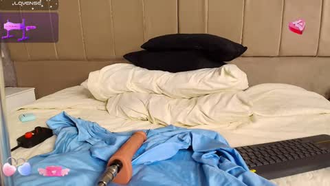 Snapshot of aurora_divine chatting on February 14, 2025, 3:26 pm aurora_divine online show from February 14, 2025, 3:26 pm