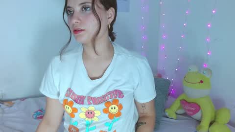 aurora_lenovic online show from January 24, 2025, 4:06 pm
