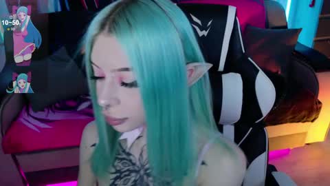 AURORA NATSUKI online show from April 8, 2026, 10:59 am