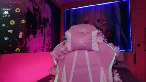 Snapshot of aurora_radiance chatting on October 19, 2025, 8:15 am Serena online show from October 19, 2025, 8:15 am