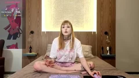 Snapshot of aurora_radiance chatting on November 6, 2025, 8:26 am Serena online show from November 6, 2025, 8:26 am