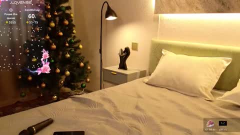 Snapshot of aurora_radiance chatting on December 18, 2025, 9:04 am Serena online show from December 18, 2025, 9:04 am