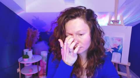 auroraborealis__ online show from October 12, 2025, 6:45 am