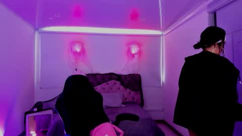 Aurora Diaz online show from November 3, 2025, 6:20 pm