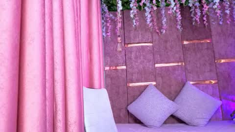 aurora online show from December 4, 2025, 8:17 pm