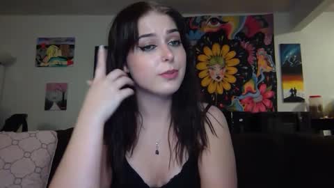 auroralightz1 online show from September 24, 2025, 2:48 am