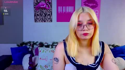 Aurora online show from December 22, 2025, 1:19 pm