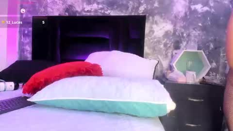 Snapshot of aurorarojas chatting on February 24, 2025, 6:05 am Aurora Rojas online show from February 24, 2025, 6:05 am